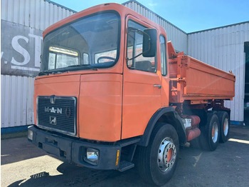 Camion benne MAN