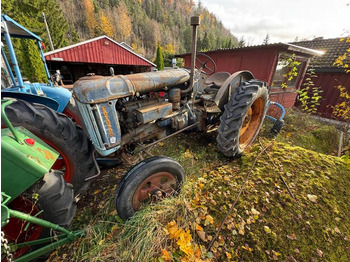 Tracteur agricole FORDSON