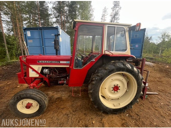 Tracteur agricole INTERNATIONAL