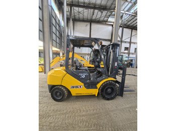 Chariot élévateur diesel KOMATSU