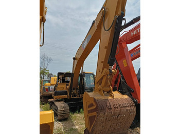 Pelle sur chenille CATERPILLAR 325D