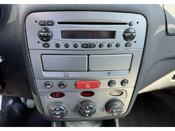 Voiture à hayon Alfa Romeo 147 Alfa Romeo 147 Klima 1.9 jtd-140KM: photos 5