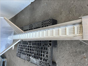 Bande transporteuse NNP Flighted elevator conveyor: photos 3