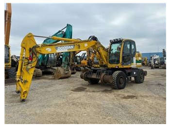 Pelle sur pneus DOOSAN DX160W