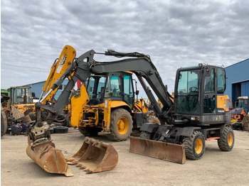 Pelle sur pneus VOLVO EW60E