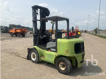Chariot élévateur CLARK CGP45 4500 kg (Inoperable): photos 2