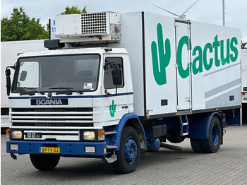 Camion fourgon SCANIA 82