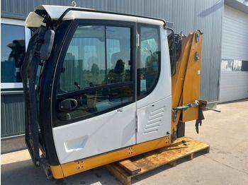 Cabine et intérieur LIEBHERR