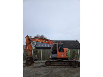 Pelle sur chenille HITACHI ZX135