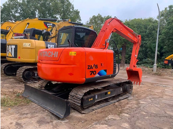 Pelle sur chenille HITACHI ZX70