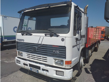 Camion plateau VOLVO FL10 320