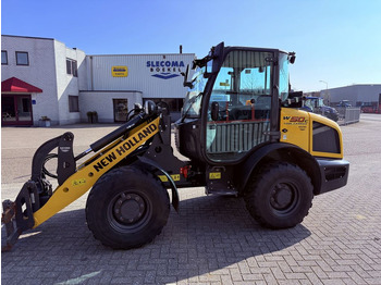 Chargeuse sur pneus NEW HOLLAND