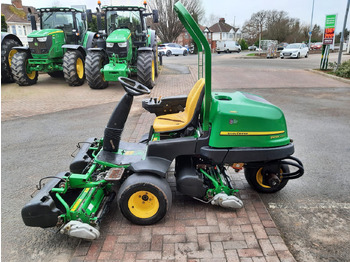 Motofaucheuse John Deere 2500E greens triple mower: photos 3
