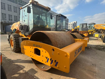 Compacteur à pieds de mouton/ Monocylindre XCMG XS203J