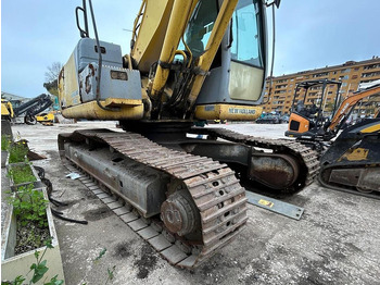 Pelle NEW HOLLAND E215B