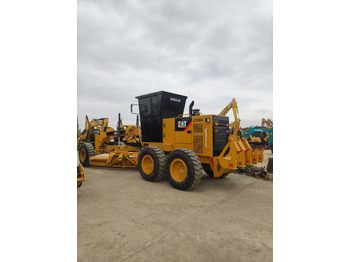 Niveleuse CATERPILLAR 140H