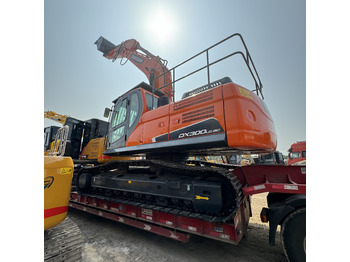 Pelle sur chenille DOOSAN DX300