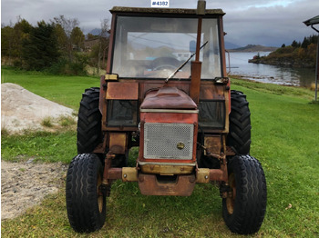 Tracteur agricole ZETOR