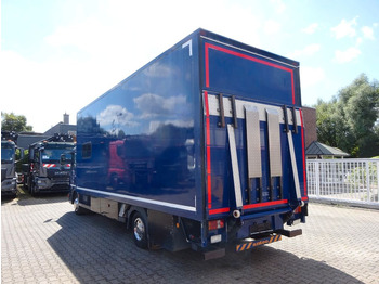 Camion fourgon MAN 8.220 Koffer mit LBW als Wohnmobil ausgebaut 4x2 MAN 8.220 Koffer mit LBW als Wohnmobil ausgebaut 4x2: photos 4 Camion fourgon MAN 8.220 Koffer mit LBW als Wohnmobil ausgebaut 4x2 MAN 8.220 Koffer mit LBW als Wohnmobil ausgebaut 4x2: photos 4