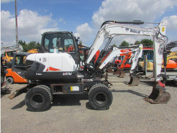 Pelle sur pneus BOBCAT E57W