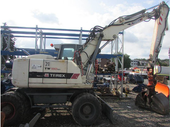 Pelle sur pneus TEREX