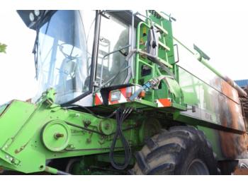 Moissonneuse-batteuse Deutz-Fahr 4075 - Brandschaden: photos 2