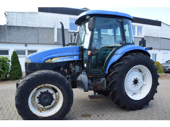 Tracteur agricole NEW HOLLAND TD5