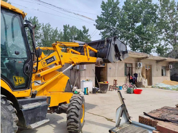 Tractopelle JCB 3CX: photos 3