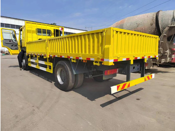 Camion benne SINOTRUK HOWO 4x2 cargo truck: photos 4 Camion benne SINOTRUK HOWO 4x2 cargo truck: photos 4