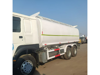 Camion citerne SINOTRUK HOWO