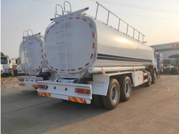 Camion citerne SINOTRUK HOWO Fuel Tank: photos 4 Camion citerne SINOTRUK HOWO Fuel Tank: photos 4