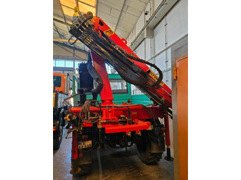 Grue auxiliaire UNIMOG