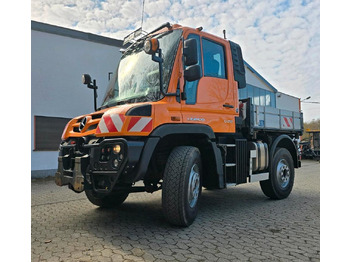 Camion benne UNIMOG