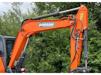 Pelle sur pneus Doosan DOOSAN DX57W *ROTOTILT* 2200 Motogodzin * Jak Nowa * Sprowadzona * Stan Perfekcyjny: photos 4