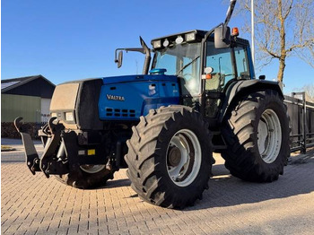 Tracteur agricole VALTRA 8550