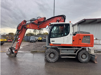 Pelle sur pneus LIEBHERR A 916