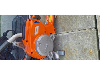 Outil/ Équipement HUSQVARNA