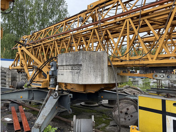 Grue à tour LIEBHERR