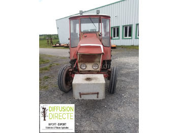 Tracteur agricole RENAULT