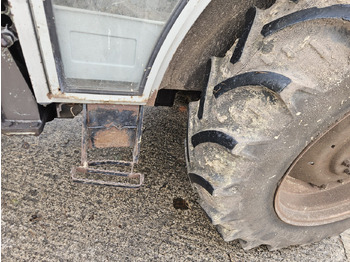 Tracteur agricole 1992 MF 390 2wd, 12/12, showing 3316 Hours: photos 5 Tracteur agricole 1992 MF 390 2wd, 12/12, showing 3316 Hours: photos 5