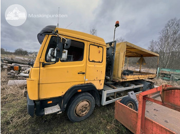 Camion ampliroll MERCEDES-BENZ