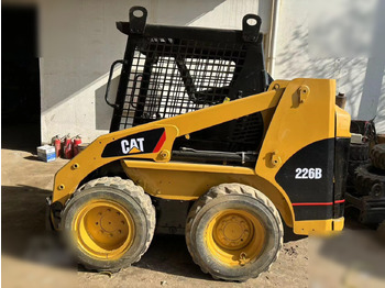 Mini chargeuse CATERPILLAR 226B