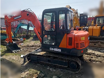 Mini pelle DOOSAN DH55