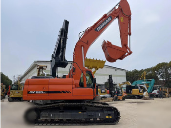 Pelle sur chenille DOOSAN DX225LC
