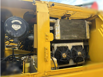Pelle sur chenille KOMATSU PC220-7: photos 4