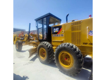 Niveleuse CATERPILLAR 140H