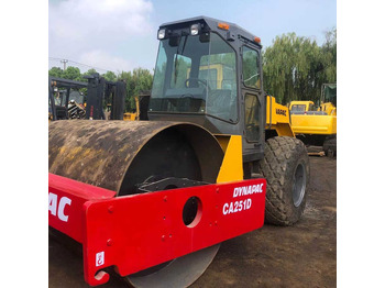 Compacteur à pieds de mouton/ Monocylindre DYNAPAC
