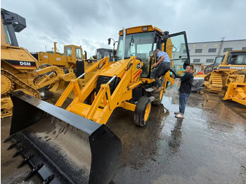 Tractopelle JCB 3CX