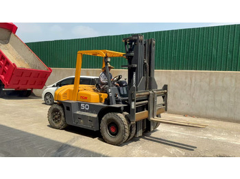 Chariot élévateur diesel TCM