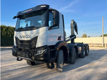 Camion ampliroll IVECO Trakker